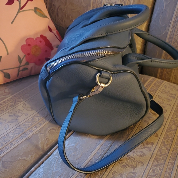 COPY - Authentic Alexander Wang Rockie Sling bag - Picture 2 of 8